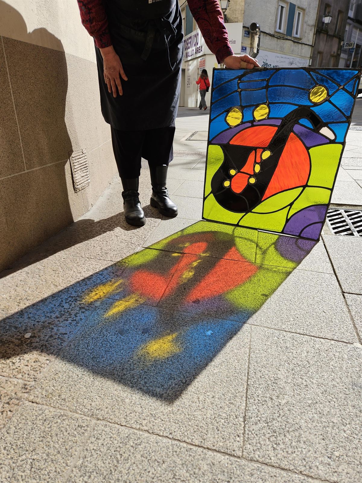 Saxófono - encargo vidrio emplomado - Imagen 2